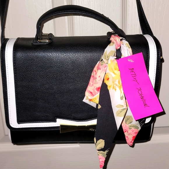 Betsey Johnson Handbags - Bestsy Johnson Bag